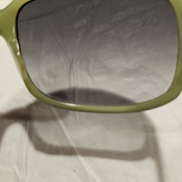 Coach Ginger & Black Sunglasses With A Brown Patterned Hard Shell Case - Picture 12 of 16